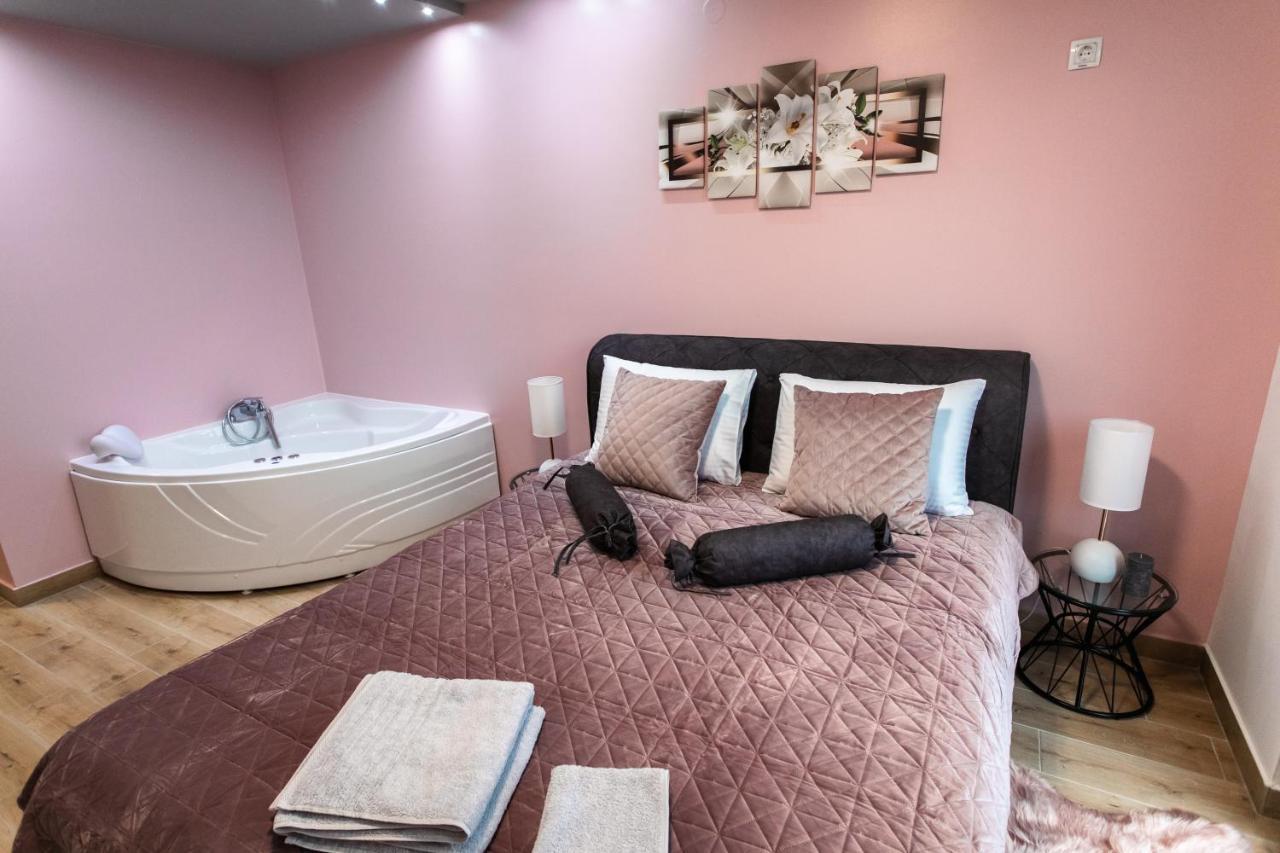 Room Jacuzzi “Athena” Subotica Luaran gambar